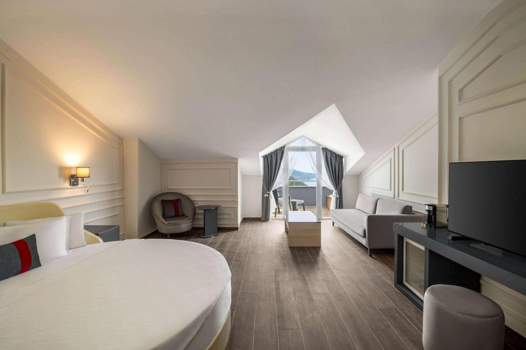 Ramada By Wyndham Fethiye Oludeniz Adult Only Hotell Eksteriør bilde